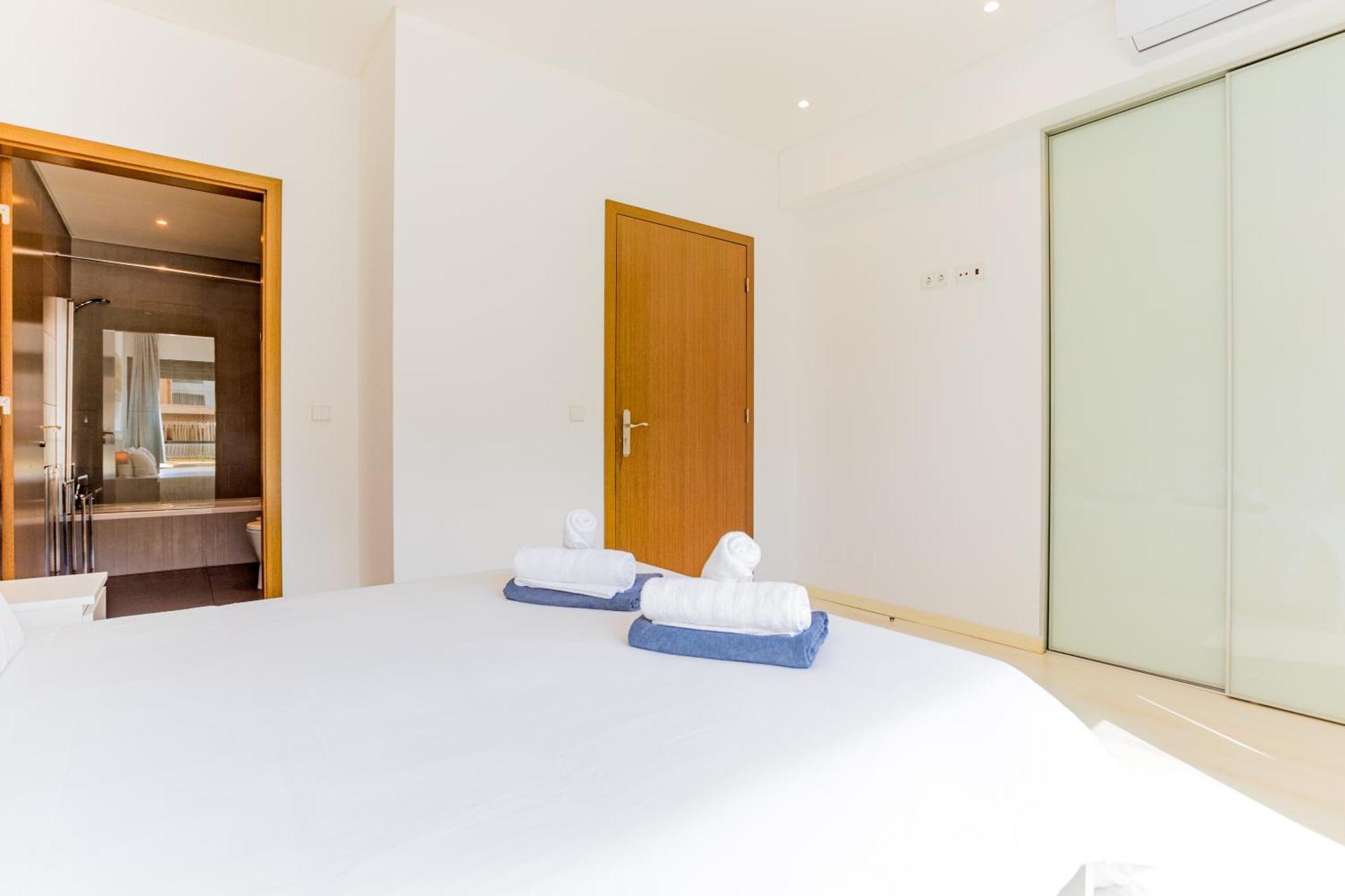 Cavalo Preto Luxury Beach Apartment By Golden Zenith Quarteira Exterior photo